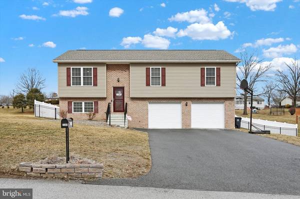 2368 ADRIENNE LANE, Chambersburg, PA 17202