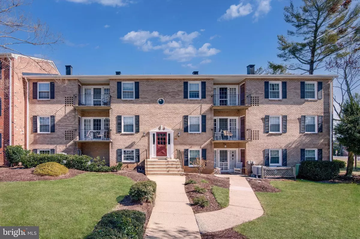 Fairfax, VA 22031,3991 LYNDHURST DR #303