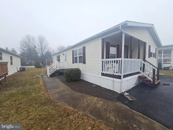 Ephrata, PA 17522,144 TULIP CIR