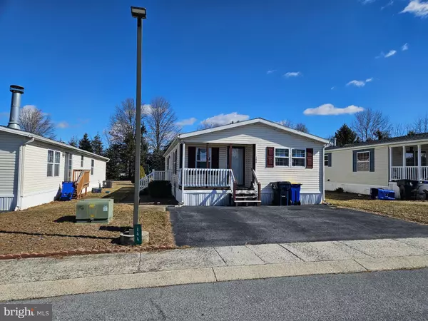 Ephrata, PA 17522,144 TULIP CIR