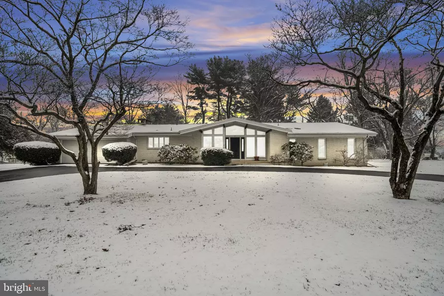 35 COUNTRY CLUB RD, Carlisle, PA 17015