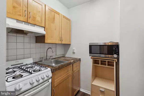 Philadelphia, PA 19103,2101 CHESTNUT #210
