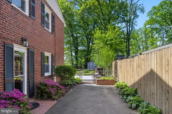 Fairfax, VA 22030,10319 BEAUMONT ST