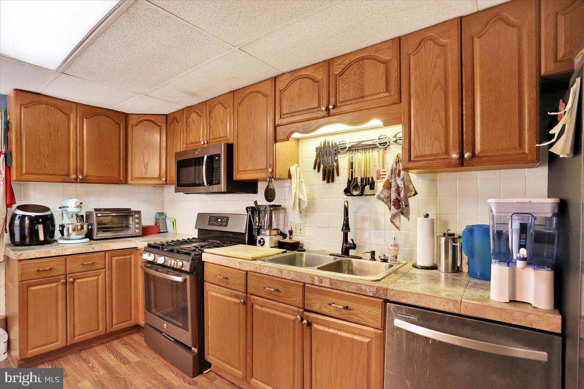 Reading, PA 19606,1807 PERKIOMEN AVE