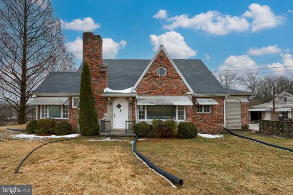 10 E CANAL RD, York, PA 17404