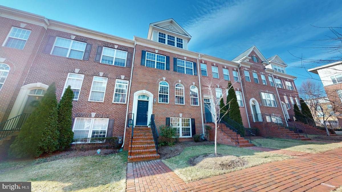 Vienna, VA 22182,8042 RESERVE WAY