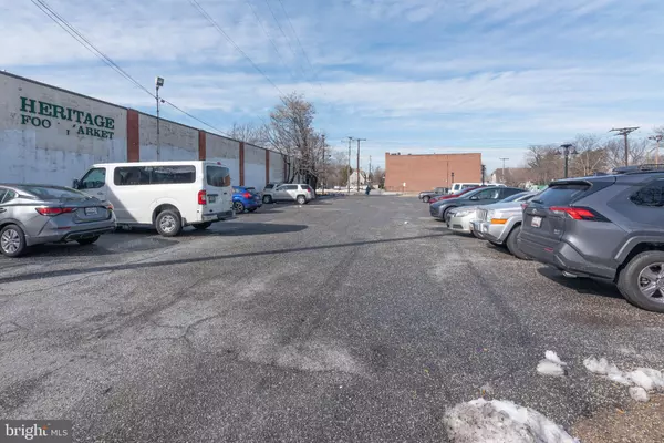 Dundalk, MD 21222,16 CENTER PL