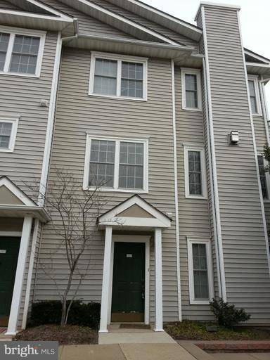 12829 FAIR BRIAR LN #12829, Fairfax, VA 22033