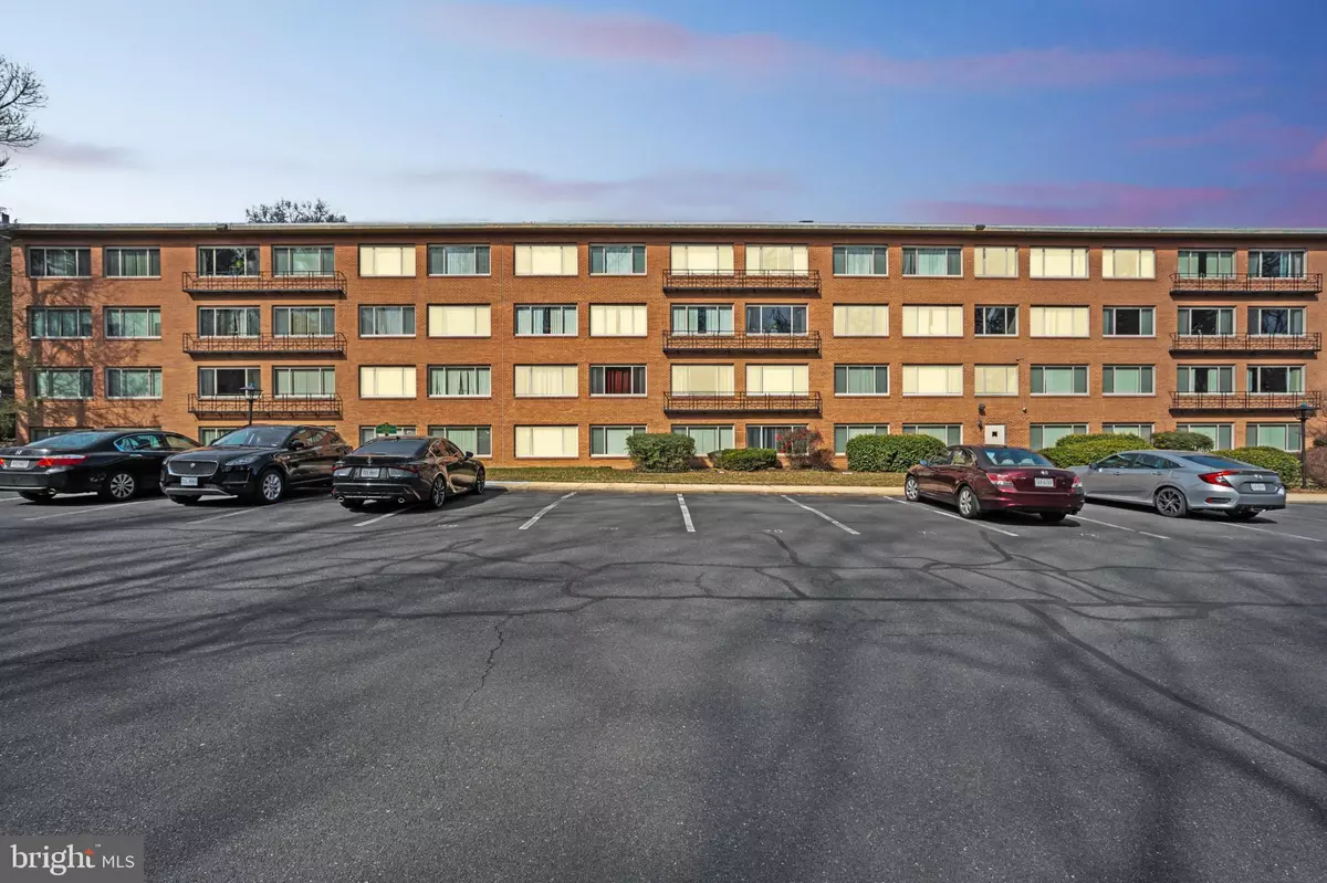 Fairfax, VA 22030,10570 MAIN ST #322