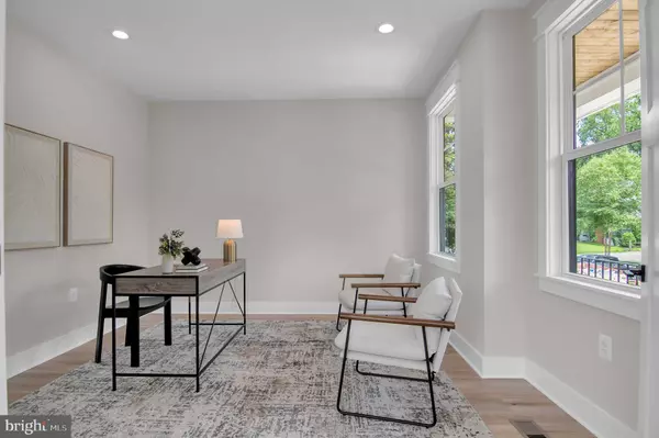 Arlington, VA 22205,5617 23RD ST N