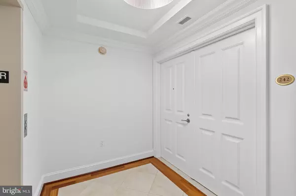 Baltimore, MD 21230,801 KEY HWY #242