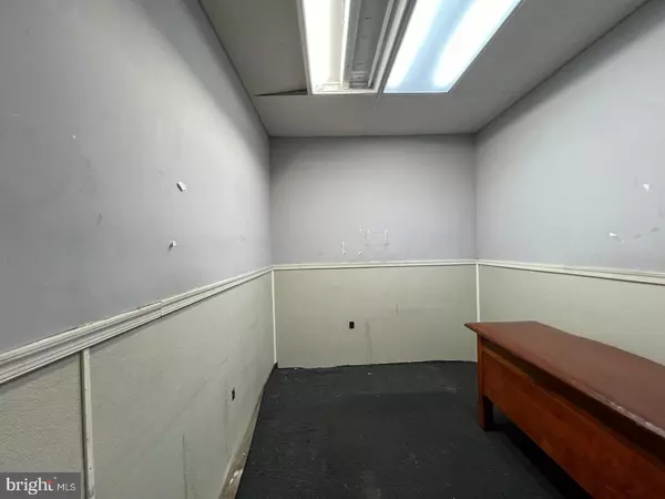 Philadelphia, PA 19141,4814 N BROAD ST