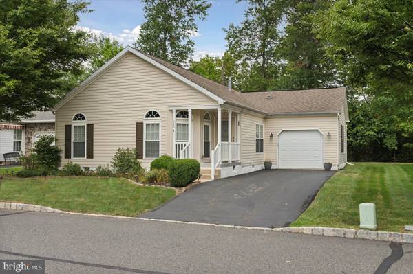 645 BLUE BELL SPRINGS DR, Blue Bell, PA 19422