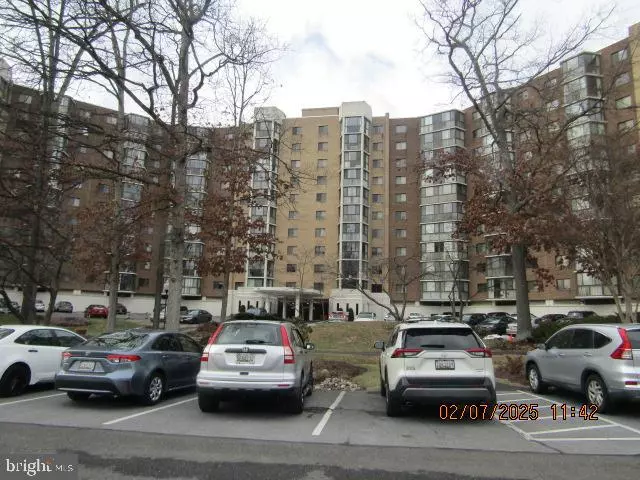 Silver Spring, MD 20906,15101 INTERLACHEN DR #1-920