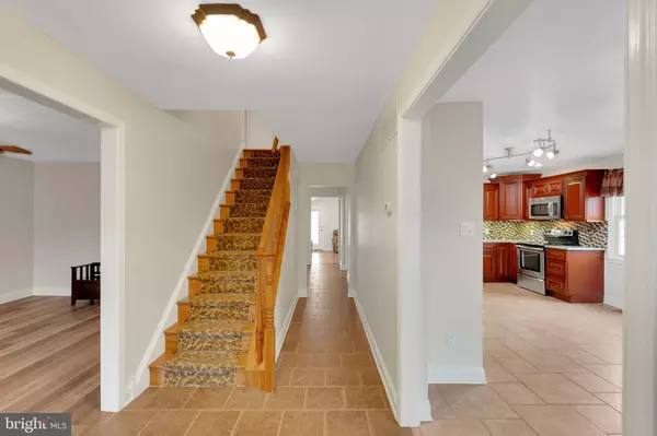 Feasterville Trevose, PA 19053,739 ROSS DR