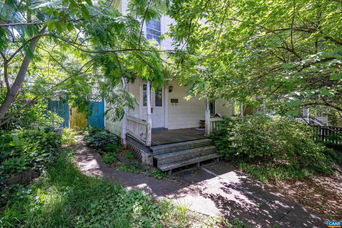Charlottesville, VA 22902,708 LOCUST AVE