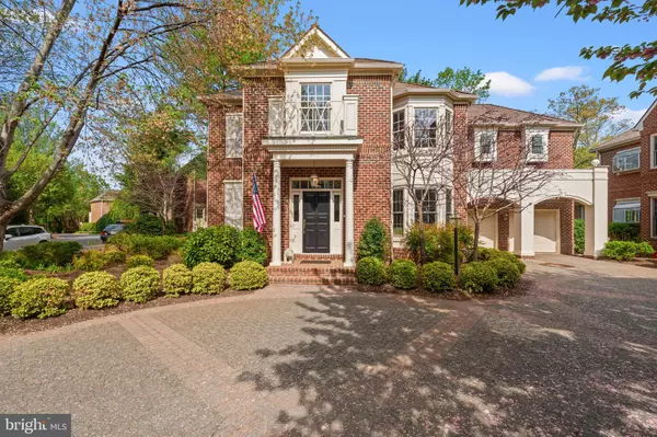 9200 TOWN GATE LN, Bethesda, MD 20817