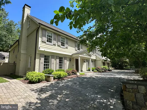 6801 NEWBOLD DR, Bethesda, MD 20817