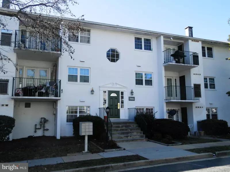 7095 SPRING GARDEN DR #203, Springfield, VA 22150