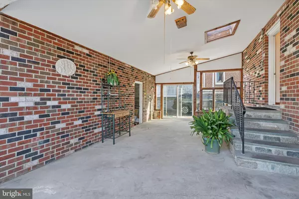 Bryn Mawr, PA 19010,856 MARTIN AVE