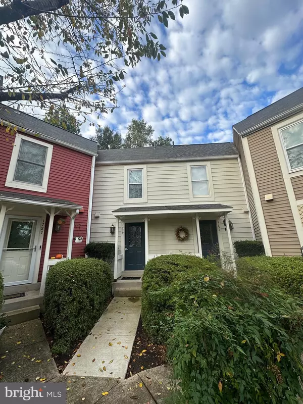 1729 QUIETREE DR, Reston, VA 20194