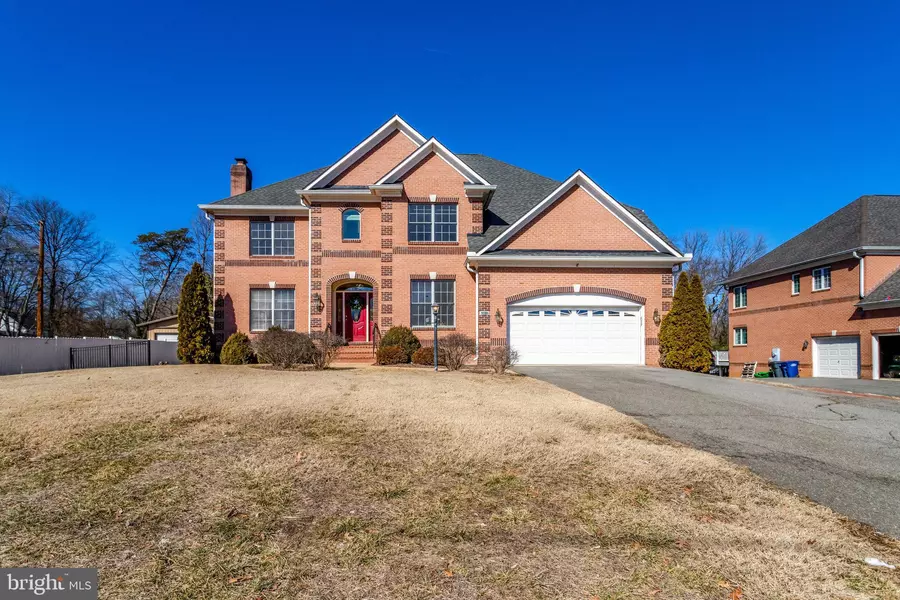 2412 SHERWOOD HALL LN, Alexandria, VA 22306