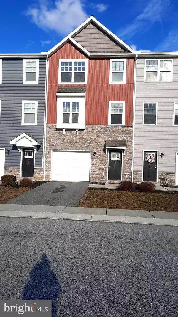 821 SCHOONER LN, Mechanicsburg, PA 17050