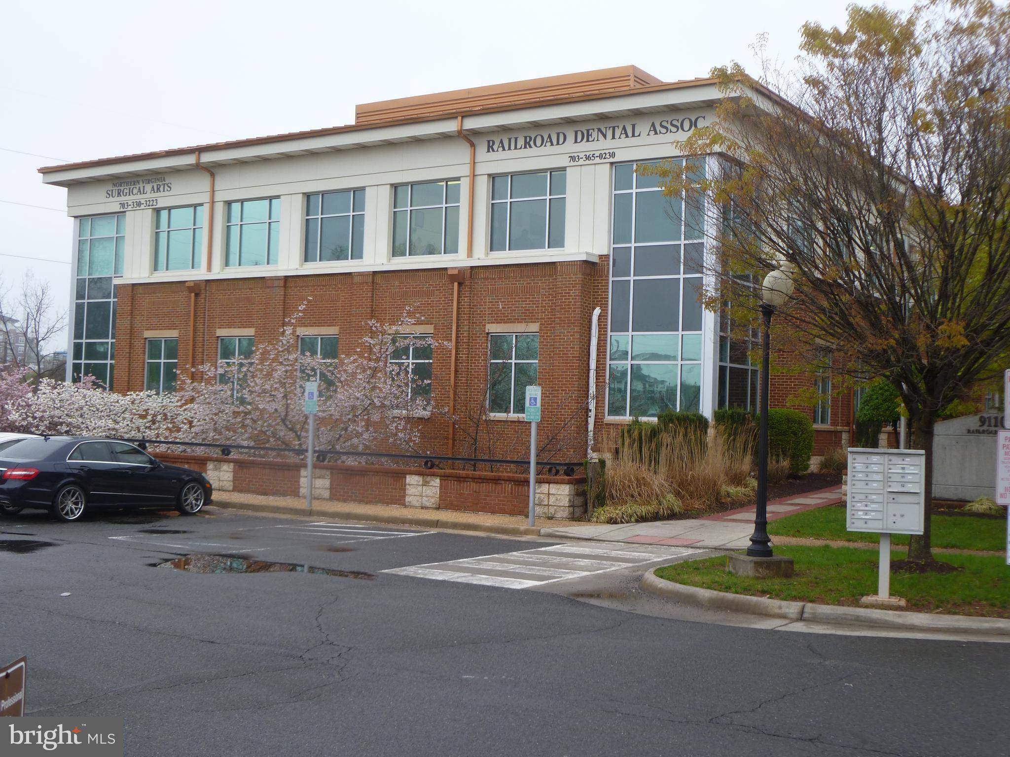 9110 RAILROAD DR #320 A & B, Manassas Park, VA 20111