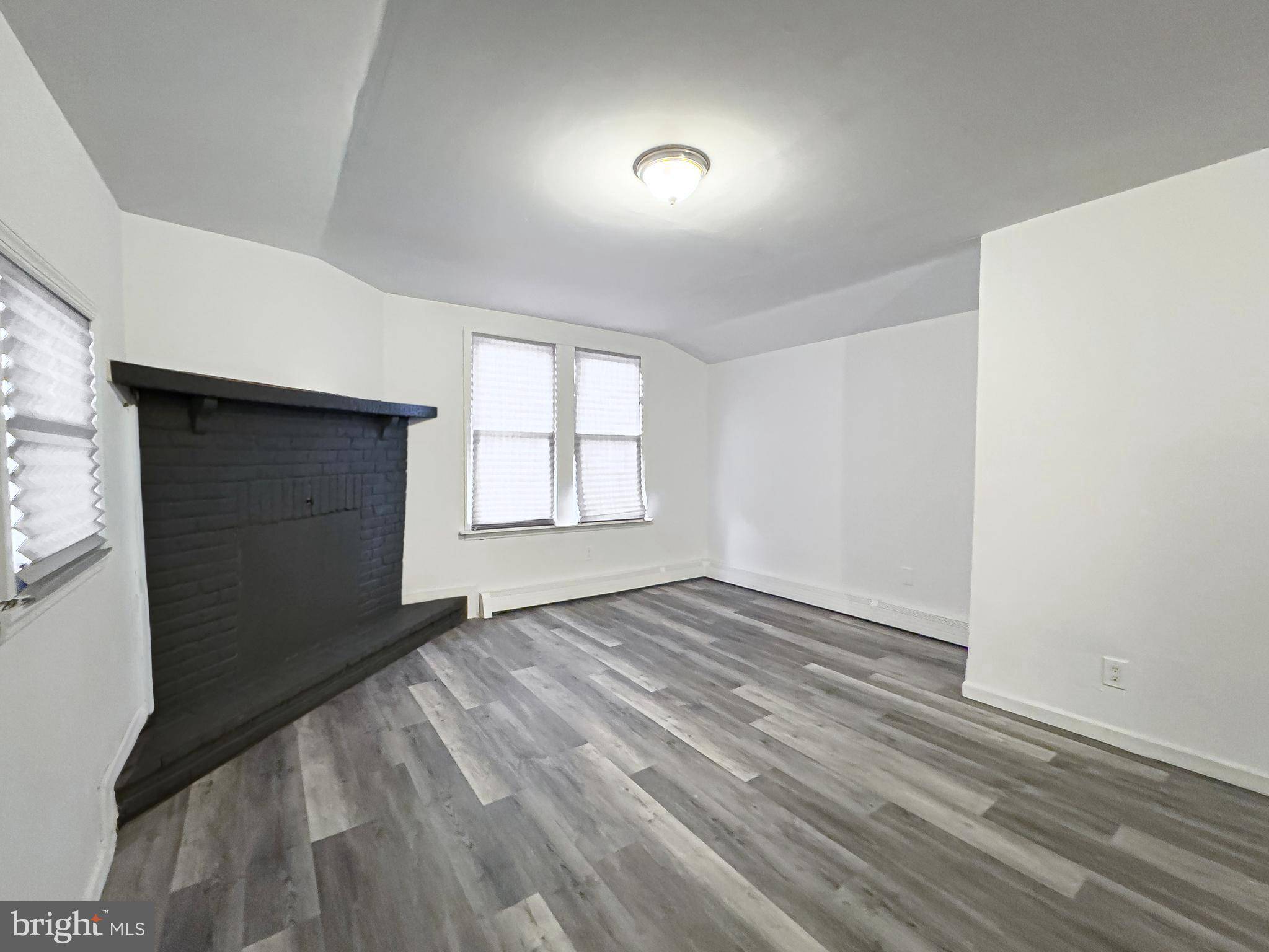 Laurel Springs, NJ 08021,38 BROADWAY #A