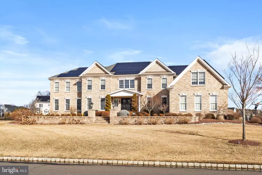 33 WEATHERVANE CIR, Cream Ridge, NJ 08514