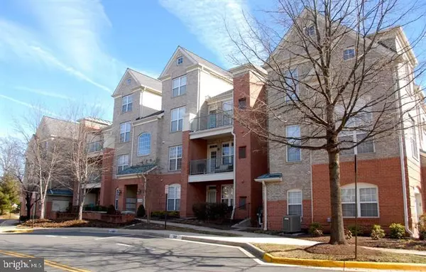 12170 ABINGTON HALL PL #204, Reston, VA 20190