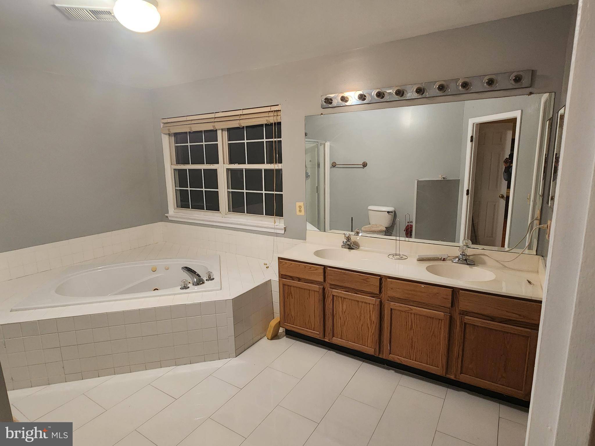 Springdale, MD 20774,10203 THUNDERCLOUD CT