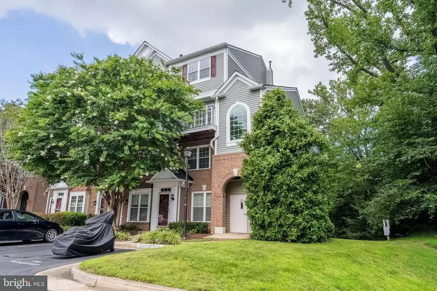 5930 KIMBERLY ANNE #301, Alexandria, VA 22310