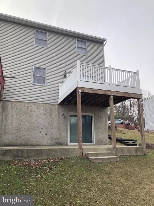 Mohnton, PA 19540,419 GROVE AVE