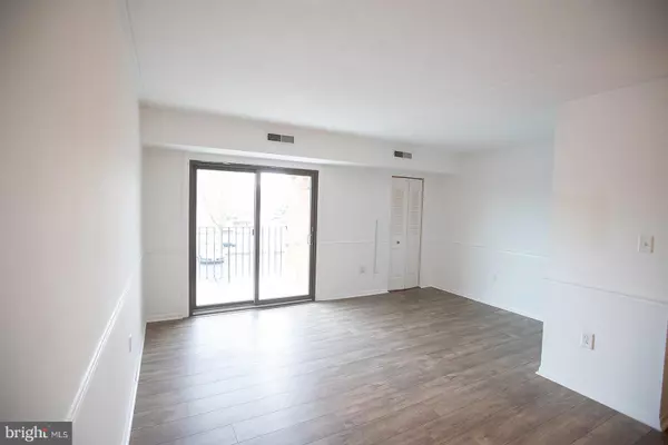 Dover, DE 19904,6 GRAND HALL