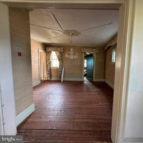 Ewing, NJ 08628,489 GRAND AVE