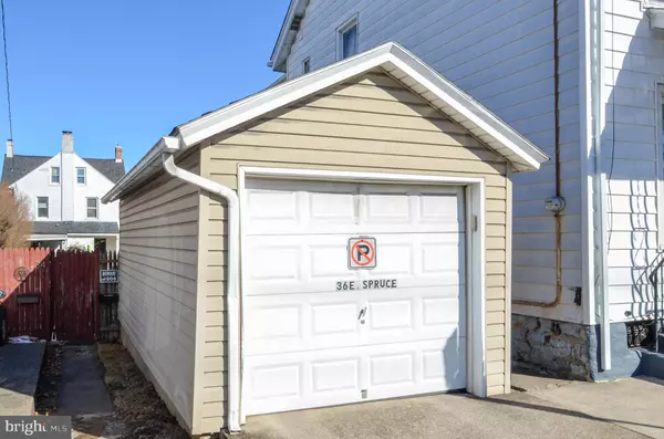Bethlehem, PA 18018,36 E SPRUCE ST