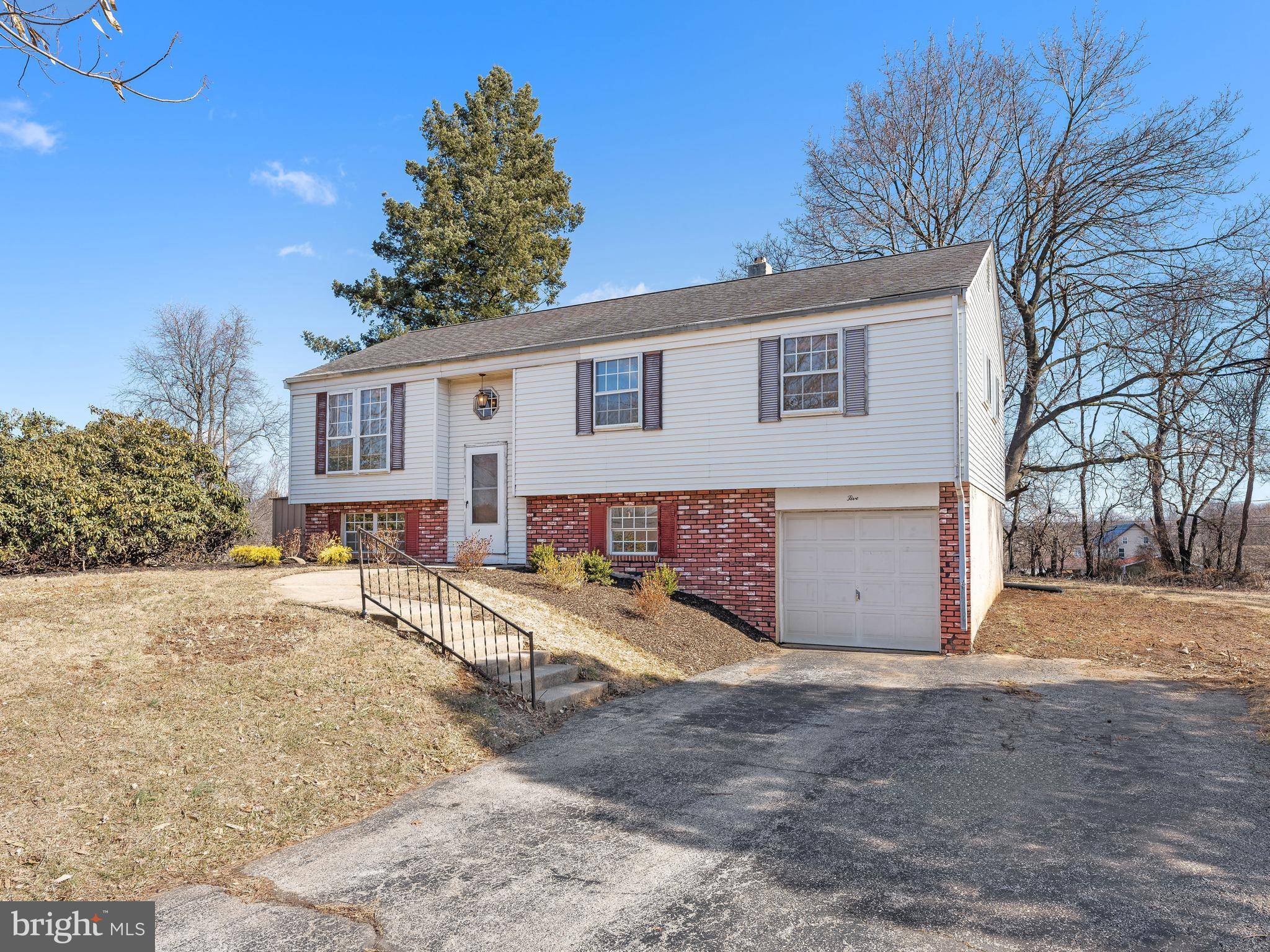 Coatesville, PA 19320,102 VALLEY GREEN DR
