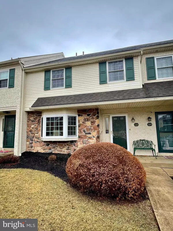 120 OAK KNOLL CIR, Millersville, PA 17551