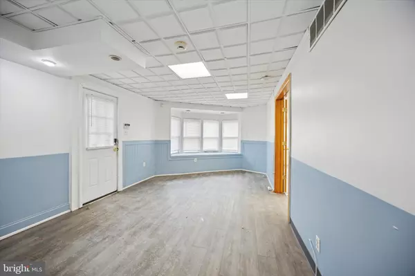 Barrington, NJ 08007,219 CLEMENTS BRIDGE RD