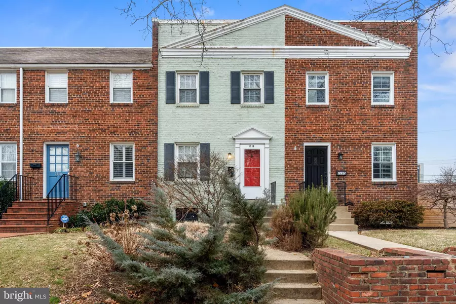 1118 COLONIAL AVE, Alexandria, VA 22314