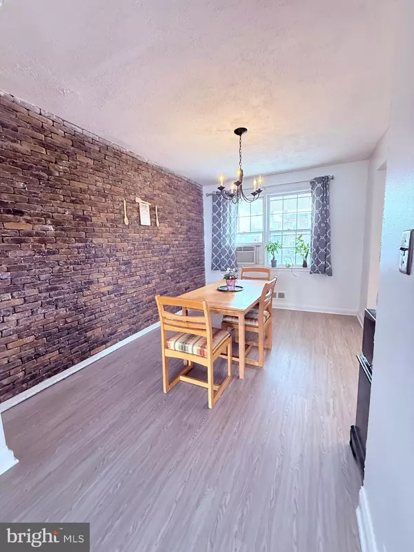 6833 BELCLARE Dundalk, MD 21222