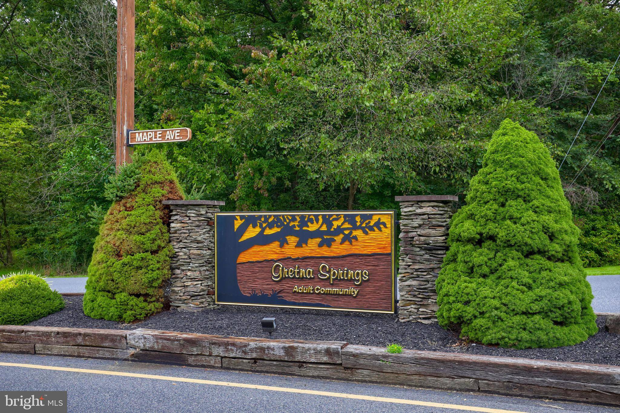 Manheim, PA 17545,7 ASH DR