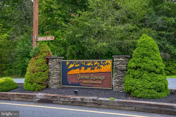 Manheim, PA 17545,7 ASH DR