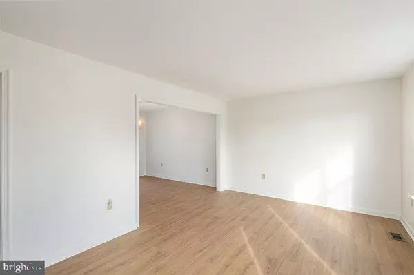 Colonial Beach, VA 22443,155 BARRACKS BEACH DR