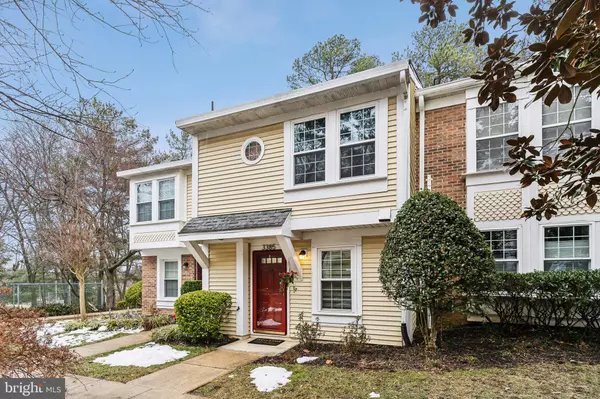 3385 LAKESIDE VIEW DR #20-2, Falls Church, VA 22041