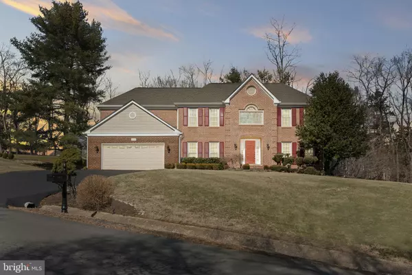 9900 ROSEWOOD HILL CIR, Vienna, VA 22182