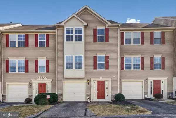 1151 LADY BUG LN #36, York, PA 17402