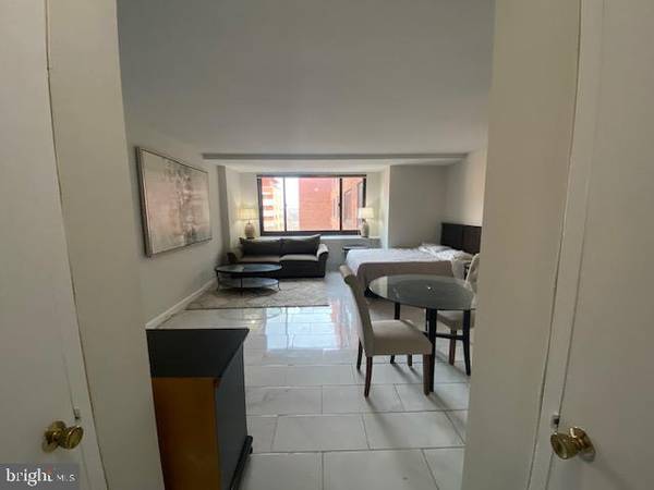 1011 ARLINGTON BLVD #812, Arlington, VA 22209