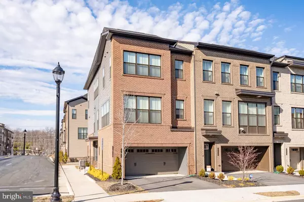 6232 ALMERICO PL, Alexandria, VA 22312
